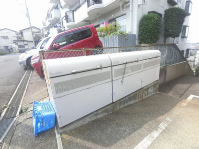 【その他共用部分】 | ブルンネン宮前平 | ゴミ置場です。
