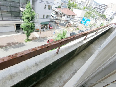 【バルコニー】 | 生田マンション | 落ち着いた時間を過ごせるバルコニーです