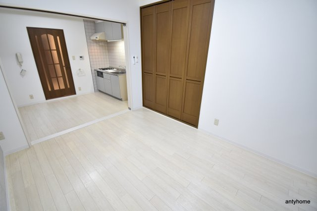 フェリーチェ江坂マンション　仲介手数料無料の居間・リビング