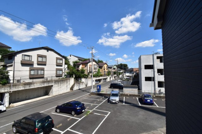 【展望】 | 調布飛田給3丁目 | 景色を遮るものがないと、陽の光を長い時間浴びられます。空気も澄んでいるように感じますね。