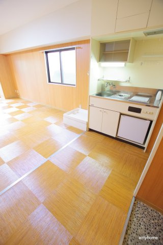 ロイヤルハイツ扇町　仲介手数料無料の居間・リビング
