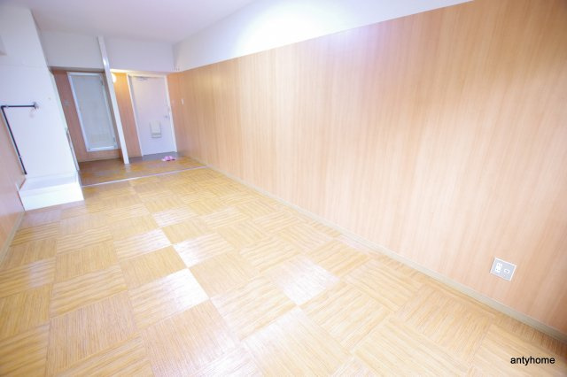 ロイヤルハイツ扇町　仲介手数料無料の寝室