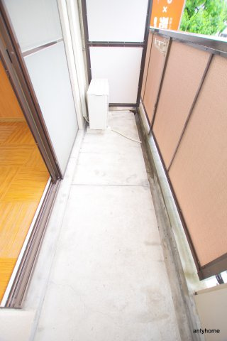 ロイヤルハイツ扇町　仲介手数料無料のバルコニー