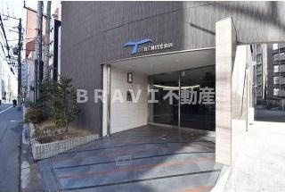 SERENiTE北浜　BRAVI不動産のエントランス