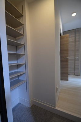 【玄関】 | ザ・レジデンスD-room守恒 | ゆったりとした玄関です