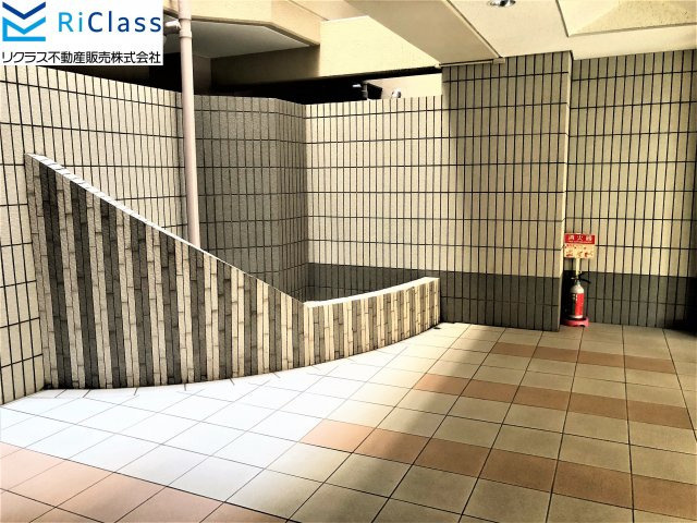 クレール神戸上沢通のエントランス|建物の内部です