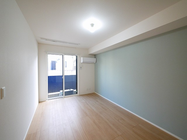 ウインドウIIの居間・リビング|こちらのリビングで趣味の時間をお楽しみください