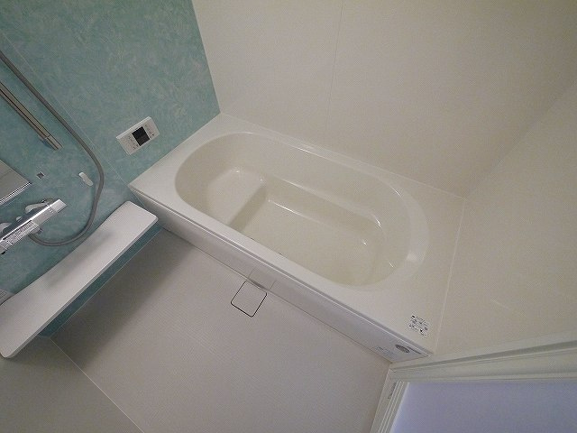 ウインドウIIの浴室|落ち着いた空間のお風呂です