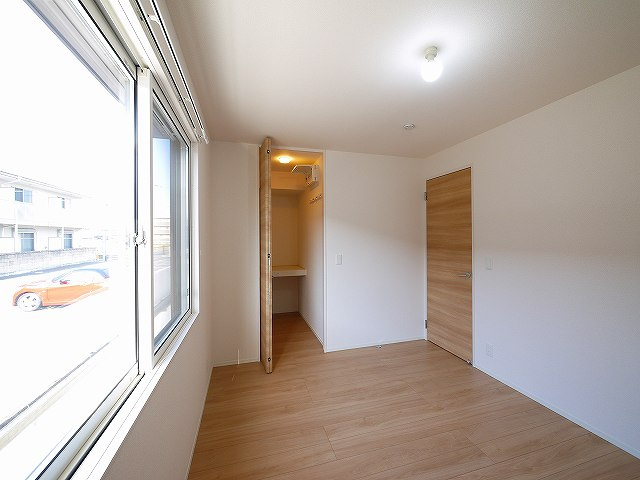 ウインドウIIの内装|中はこのようになっています