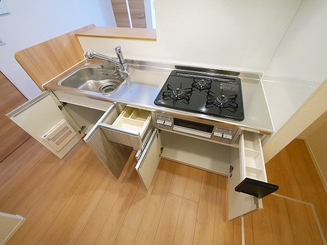 ウインドウIIのキッチン|お料理しやすいキッチンです