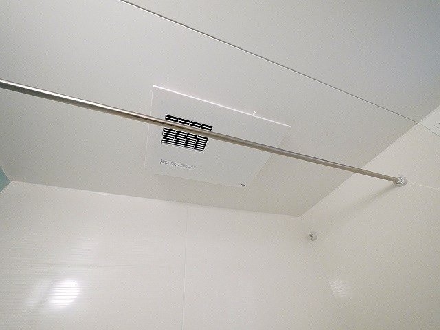 ウインドウIIの設備|お風呂には浴室乾燥機もついてます。