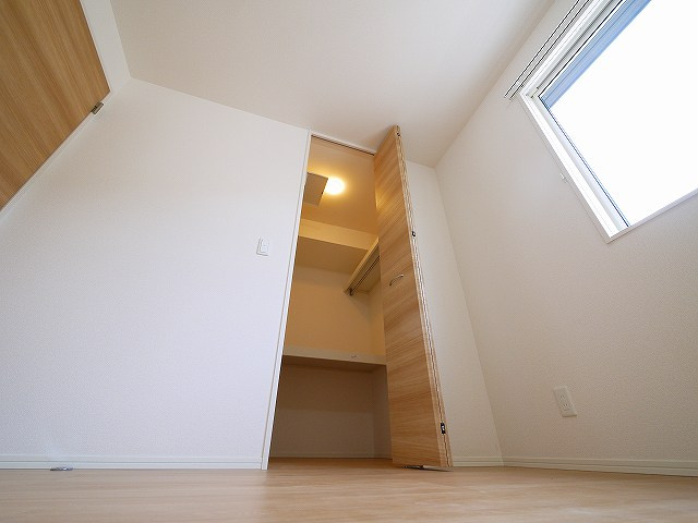 ウインドウIIの収納|大きなスペースがあり、収納には困りません