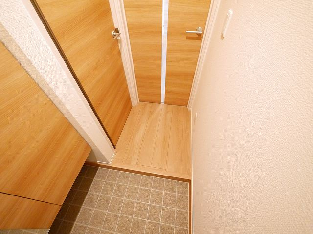 ウインドウIIの玄関|毎日通る玄関はこちらです