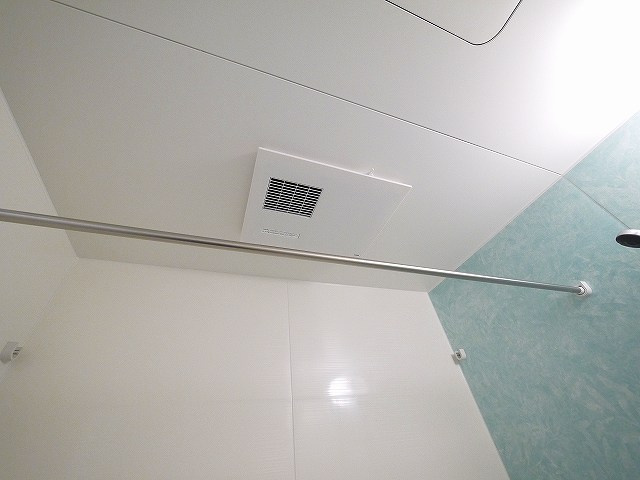 ウインドウIIの設備|お風呂には浴室乾燥機もついてます。