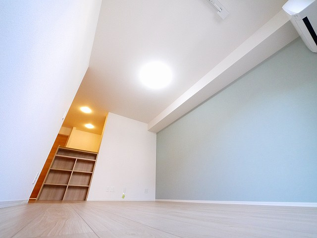 ウインドウIIの居間・リビング|こちらのリビングで趣味の時間をお楽しみください