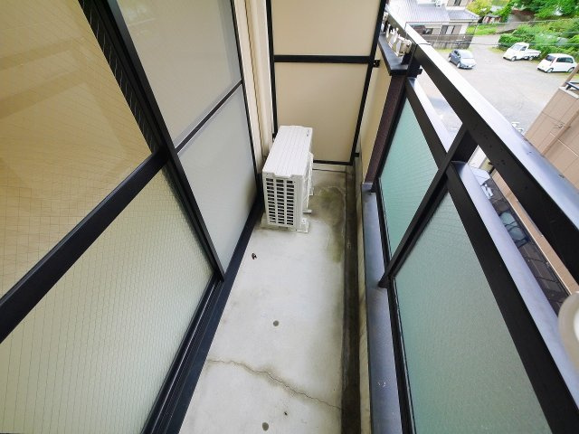 ロイヤルクリヨンのバルコニー|広々としたバルコニーです