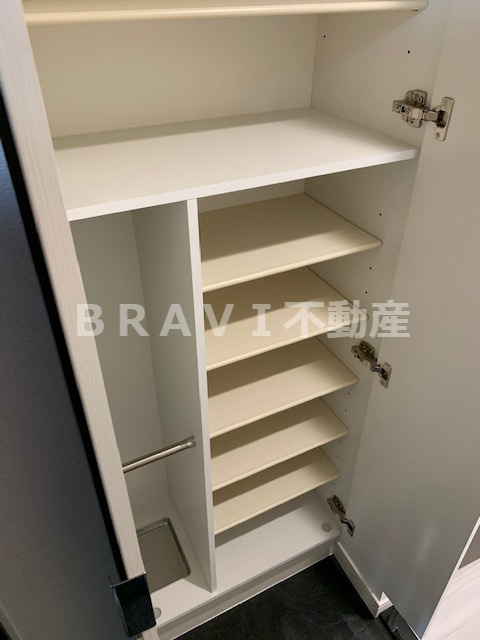 プレサンス森ノ宮 THEゲート　BRAVI不動産の玄関|【プレサンス森ノ宮THEゲート】シューズボックス