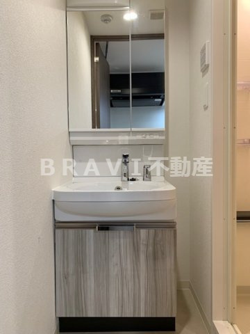 プレサンス森ノ宮 THEゲート　BRAVI不動産の独立洗面台|【プレサンス森ノ宮THEゲート】独立洗面化粧台付き