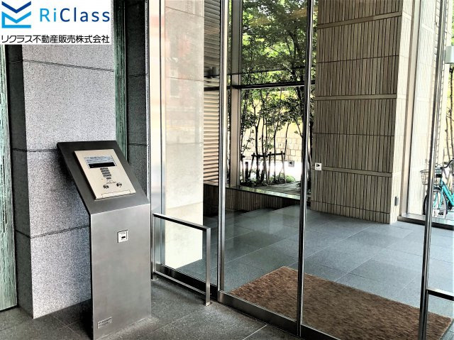 プラウドタワー神戸県庁前のエントランス|建物の内部です