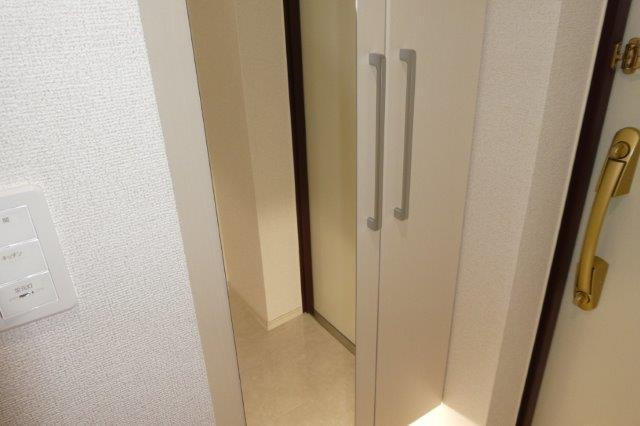 アンジュラピスの内装|シューズボックス