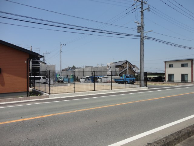 甲佐町芝原分譲地の周辺|県道側から公園写真