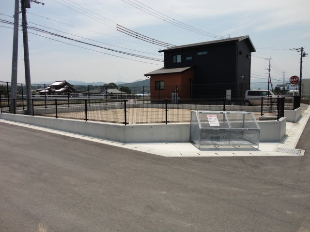 甲佐町芝原分譲地の外観|分譲地入口には公園もあります