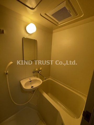 メゾンレッシュの浴室