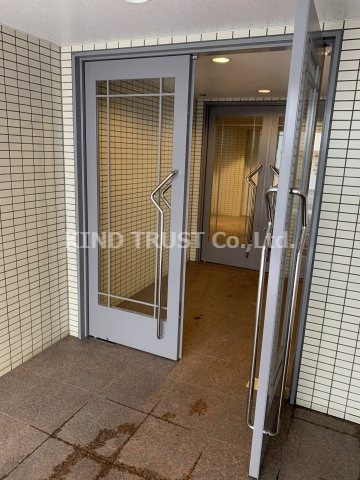 メゾンレッシュのエントランス