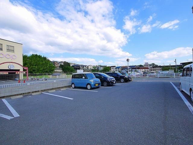 ソレイユ　ヴィラの駐車場|駐車場完備です