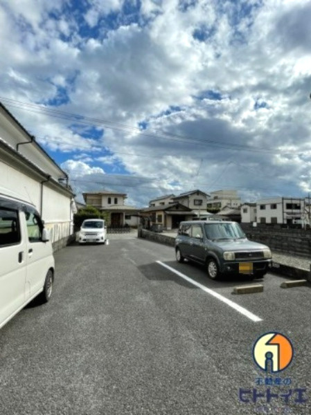 アムールやめハイムの駐車場