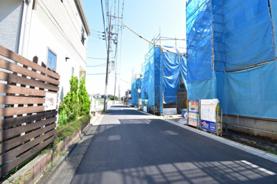 【前面道路含む現地写真】 | 調布市深大寺北町6丁目 | 11・14号棟　前面道路5ｍ
5号棟　前面道路5ｍ