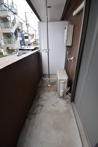絢野ビルのバルコニー
