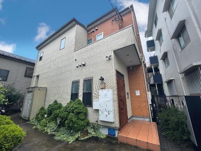 横浜市南区三春台のアパートの画像