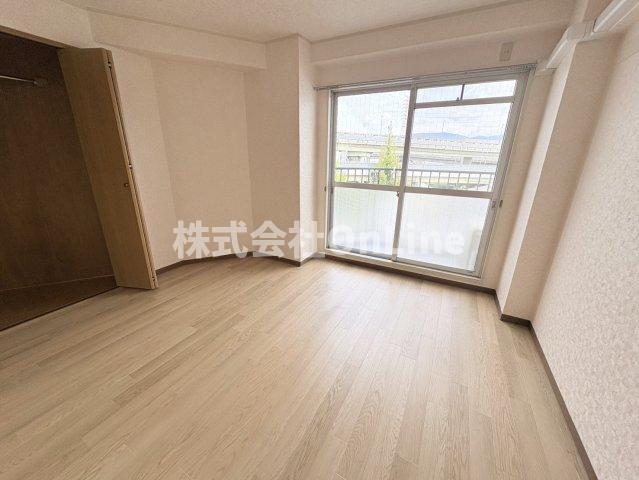サンライズ長田の洋室