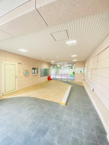 フォレックス松島のエントランス