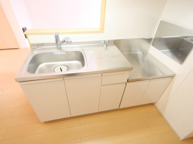 ガーデン・ヴィラ　Ａ棟のキッチン|きれいなキッチンです