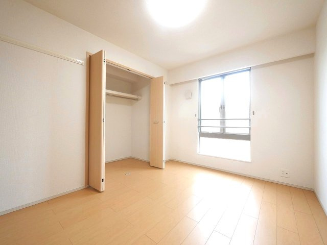 ガーデン・ヴィラ　Ａ棟の寝室|落ち着いて過ごせるお部屋なので、寝室にいかがでしょうか
