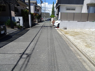 【前面道路含む現地写真】
