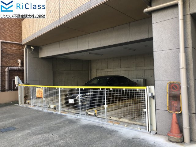 エステムコート神戸ハーバーランド前２の駐車場