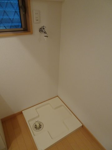 中古戸建　大東市灰塚5丁目（平成18年築）のその他|洗濯パン