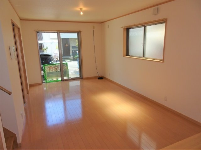中古戸建　大東市灰塚5丁目（平成18年築）の居間・リビング