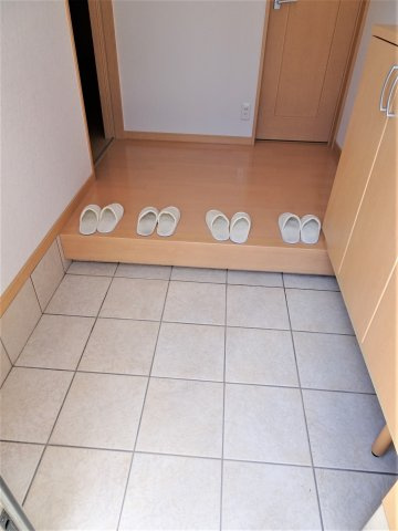 中古戸建　大東市灰塚5丁目（平成18年築）の玄関