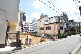 【前面道路含む現地写真】 | 現地見学や資料請求などお気軽にお問合わせ下さい。
周辺環境とあわせて現地ご案内致します。