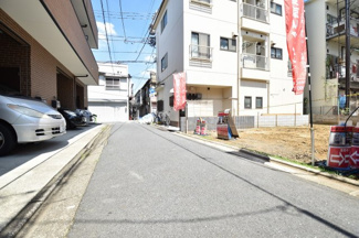 【前面道路含む現地写真】 | 現地見学や資料請求などお気軽にお問合わせ下さい。
周辺環境とあわせて現地ご案内致します。