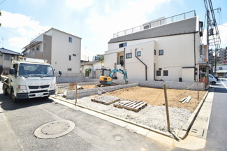 【前面道路含む現地写真】 | 現地見学や資料請求などお気軽にお問合わせ下さい。
周辺環境とあわせて現地ご案内致します。