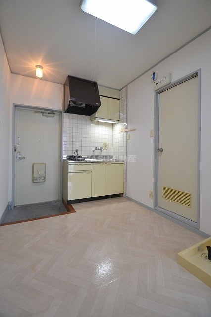 スリーゼ牛田の居間・リビング