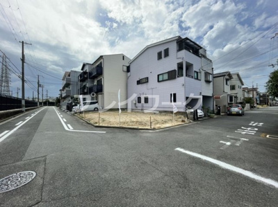 【前面道路含む現地写真】 | 浅香山小・新築一戸建て・北東角地・堺市堺区香ヶ丘町2丁 | 前面道路含む現地写真です
