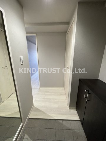 レジディア西天満の玄関