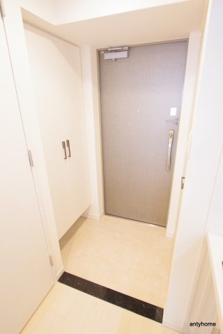 S-RESIDENCE江坂Eminence　仲介手数料無料の玄関