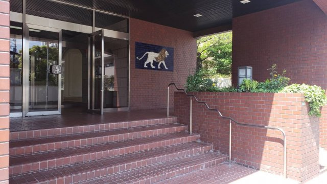 ライオンズマンションマキシム萩の宮のエントランス